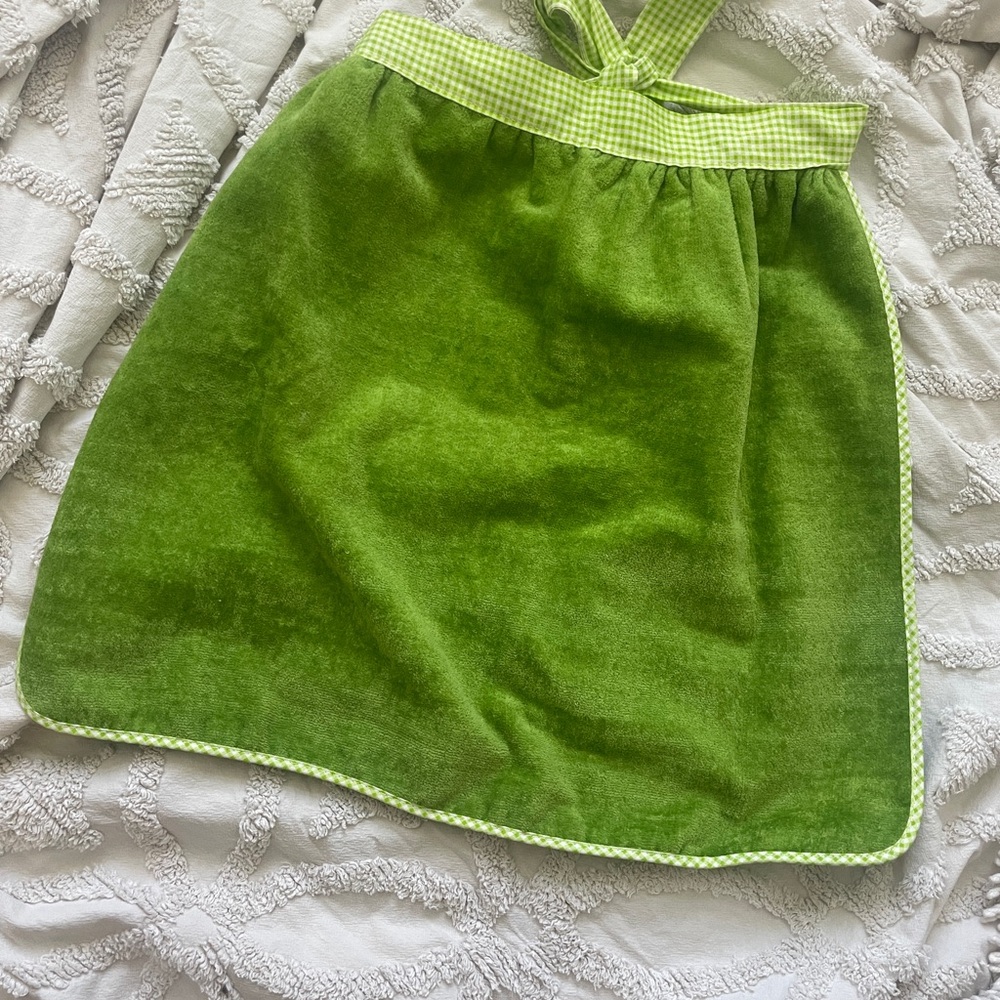 Vintage Green Tie Apron